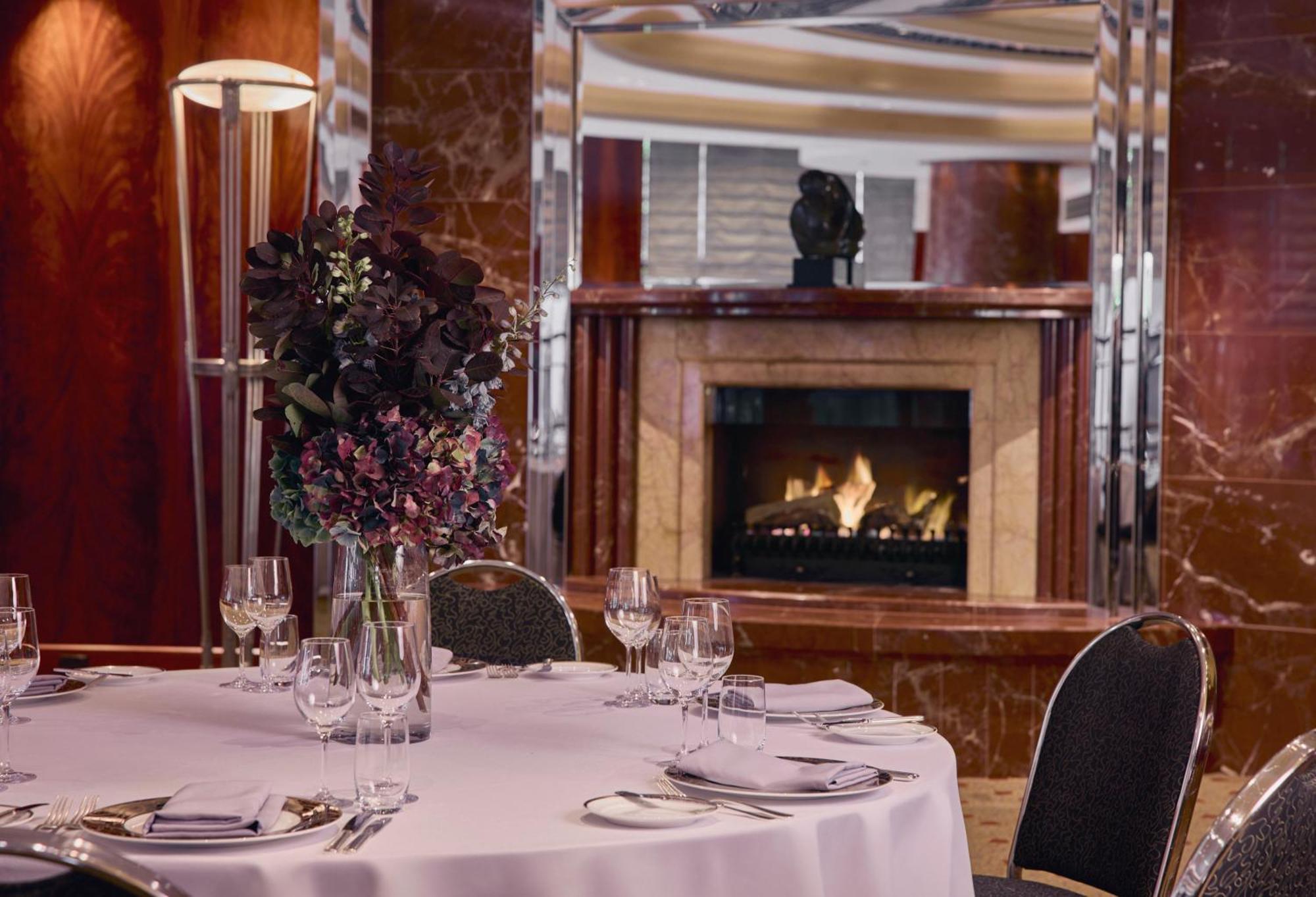 מלון Park Hyatt מלבורן מראה חיצוני תמונה The fireplace in the restaurant